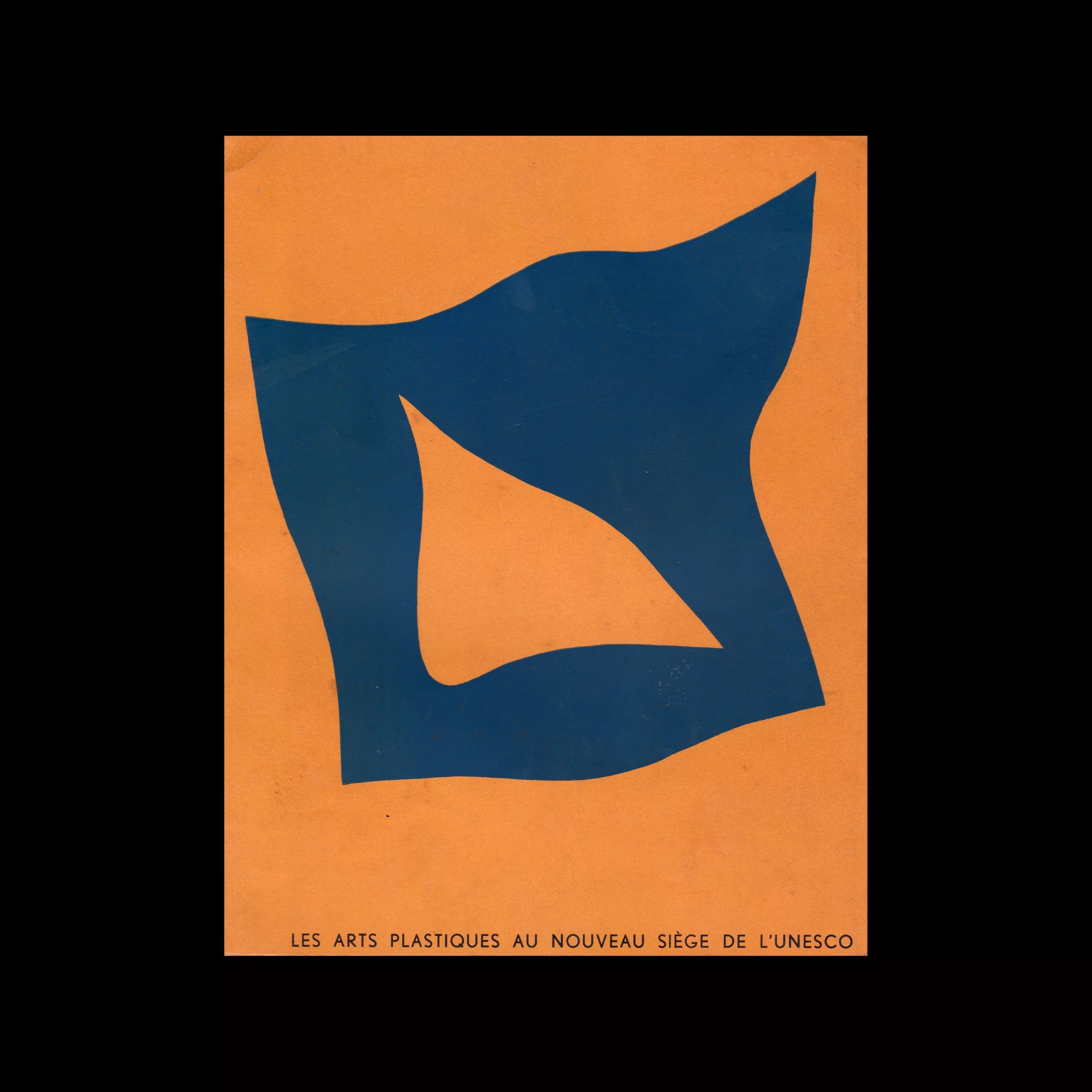 Les Arts Plastiques Au Nouveau Siège De L'Unesco. Cover designed by Hans Arp